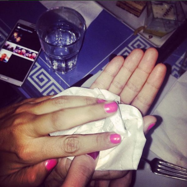 Doğa Rutkay'dan sürpriz kına gecesi