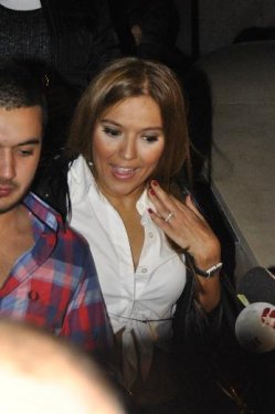 Helin Avşar'dan yaş gününe özel frikik