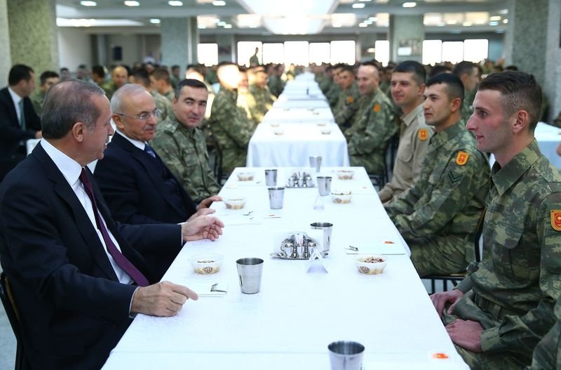 Cumhurbaşkanı Erdoğan'dan Mehmetçiğe aşure