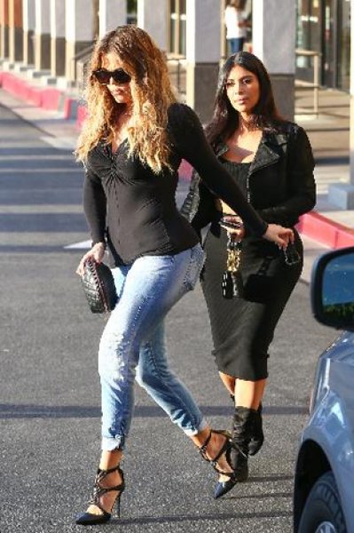 Kardashian kardeşlerin kalça yarışı