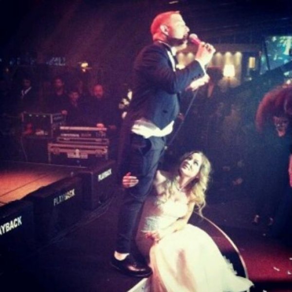 Gökhan Özoğuz ve eşinin bebek sonrası ilk pozu