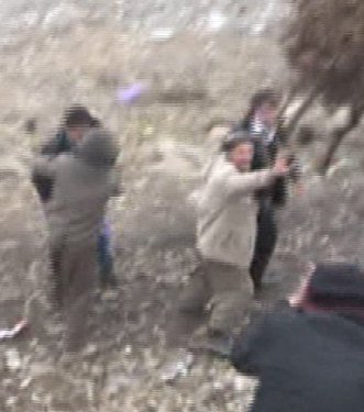 Uludere'de yaşlı adam kendini kaymakama siper etti