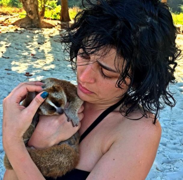 Oyuncu Gonca Vuslateri eski haliyle dalga geçti 