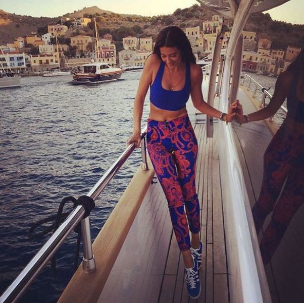 Tatlıtuğ çiftinin maaş farkları dudak uçuklattı