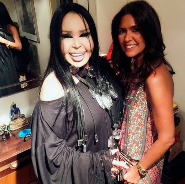 Bülent Ersoy gece yarısı dişçiye gitti