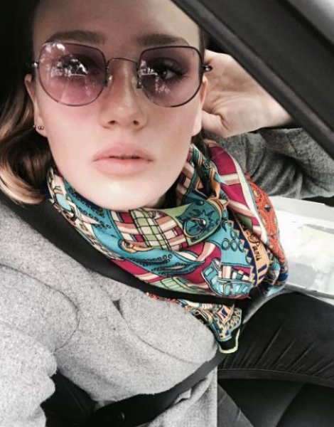 Gizem Karaca nişanlandı