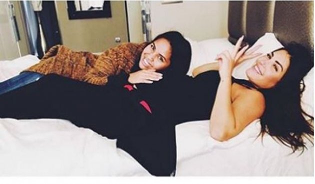 7 aylık hamile Yolanthe Cabau soyundu