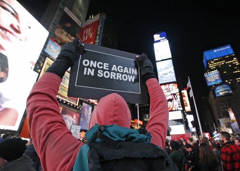 Polise takipsizlik kararı ABD'lileri sokağa döktü