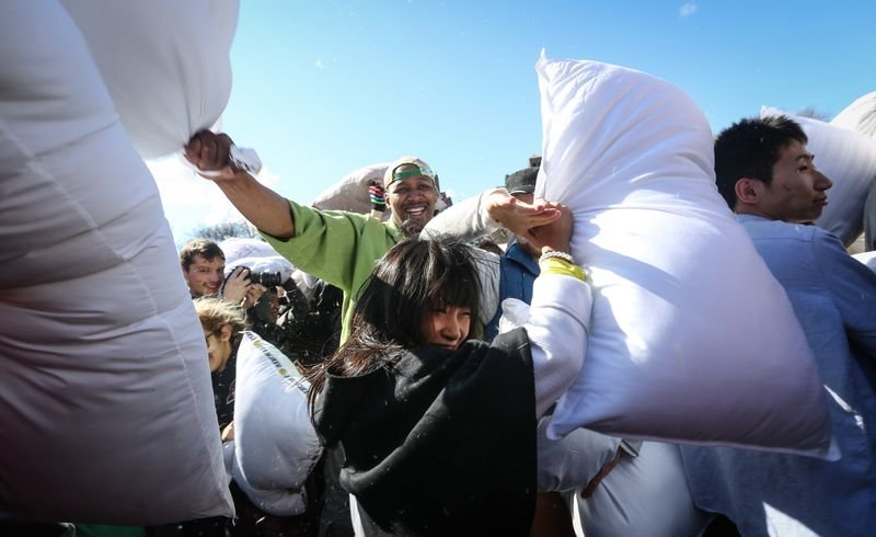 ABD'de Uluslararası Yastık Savaşı Günü kutlandı