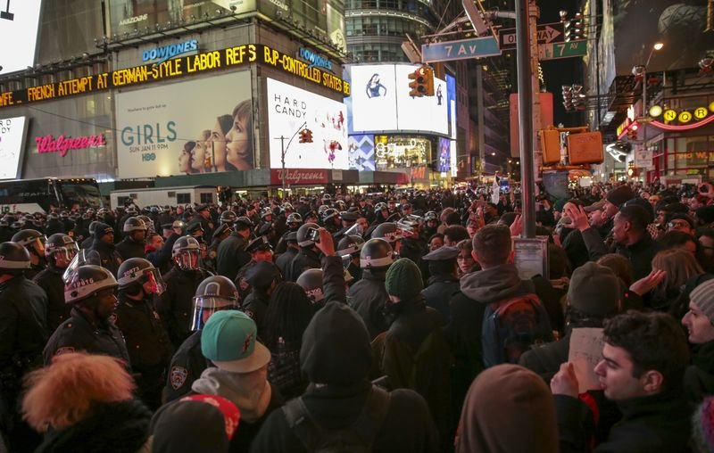 Polise takipsizlik kararı ABD'lileri sokağa döktü