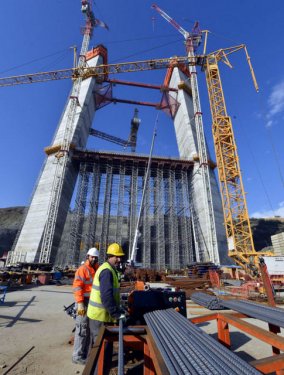 3. Köprü'de kuleler eşitlendi