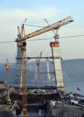 3. Köprü'de kuleler eşitlendi