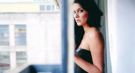 Bergüzar Korel'in çok özel pozları