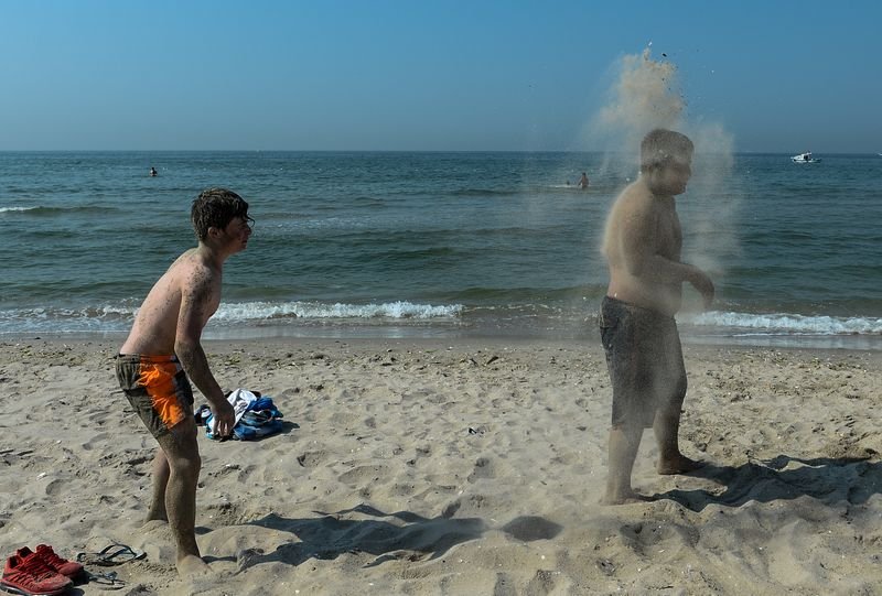 İstanbul'da sıcaktan bunalanlar sahillere akın etti