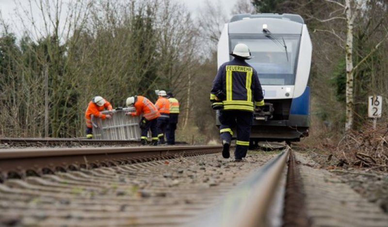 Niklas fırtınası Almanya'yı felç etti