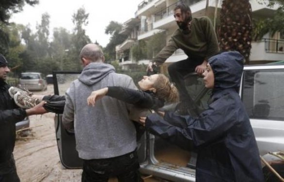 Atina sular altında