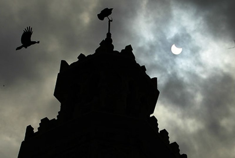 Dünyadan Güneş tutulması manzaraları