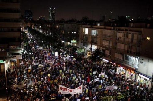 İsrail halkı sokaklar döküldü 