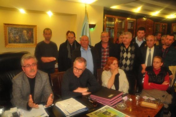 CHP Antalya İl binasına yapılan baskından görüntüler