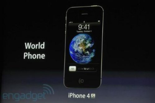 Apple iPhone 4S'i tanıttı