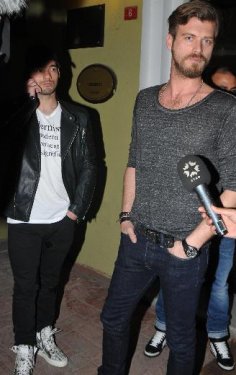 Kıvanç Tatlıtuğ Ahmet Kaya şarkıları söyledi