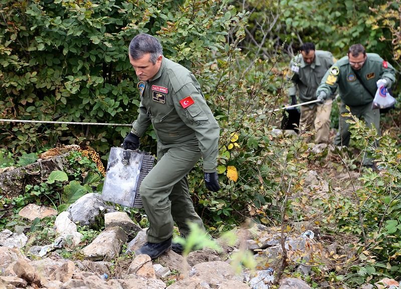 Kaybolan askeri helikopter bulundu