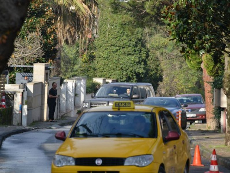 Cem Yılmaz yeni aşkı Ayşe Hatun Önal ile görüntülendi