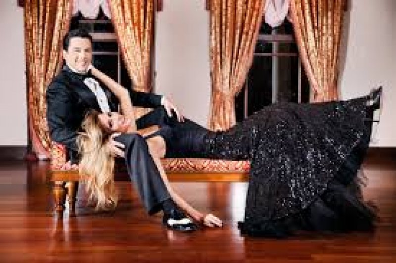 Çağla Şikel - Emre Altuğ 