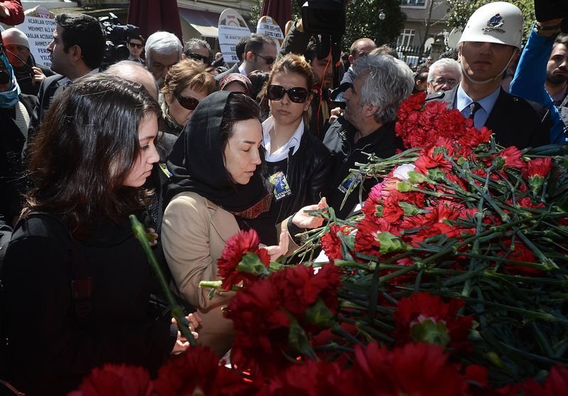 Kayahan son yolculuğuna uğurlandı