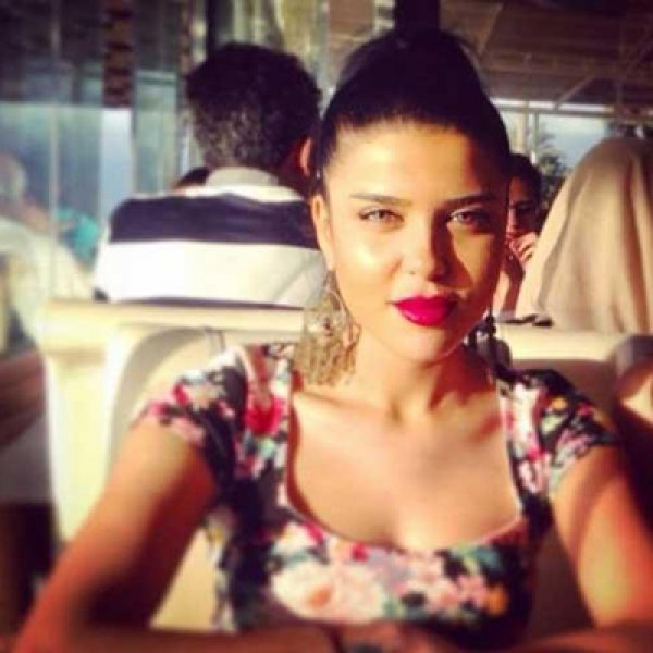 Taraftar Selçuk Şahin'in eşini üzdü