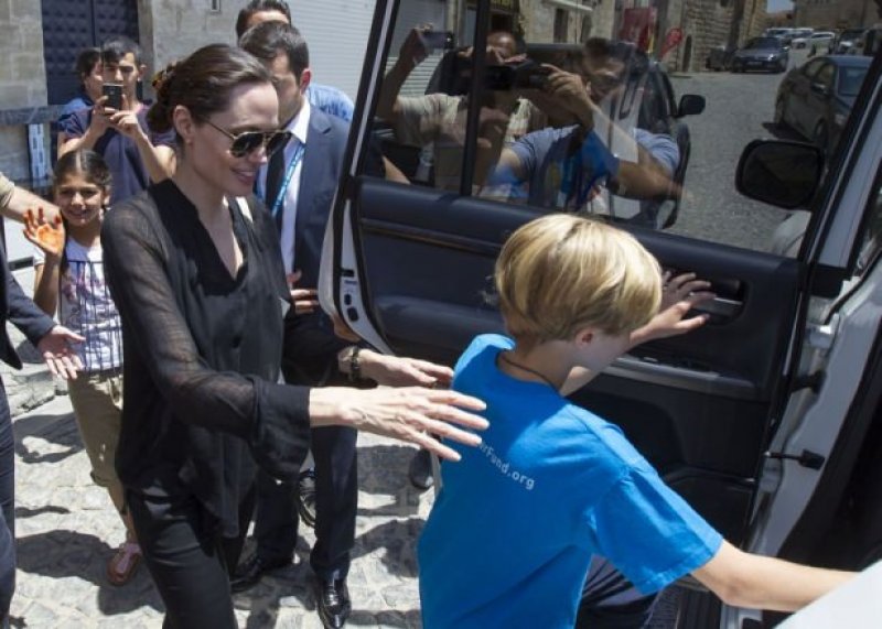 Angelina Jolie Mardin�i gezdi