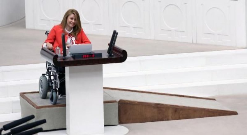 Meclis'te yemin töreni