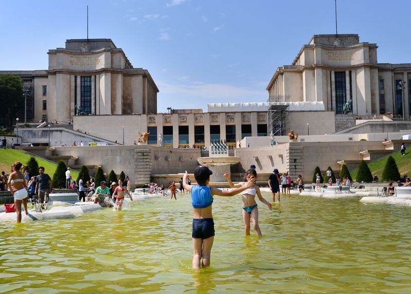 Avrupa son yılların en sıcak yazını yaşıyor