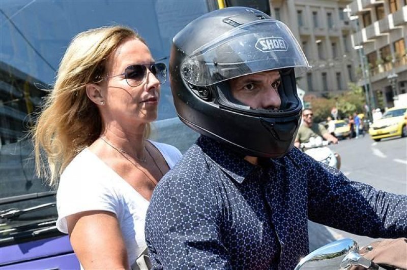 Yunanistan Maliye Bakanı Varufakis Bakanlığı terk etti