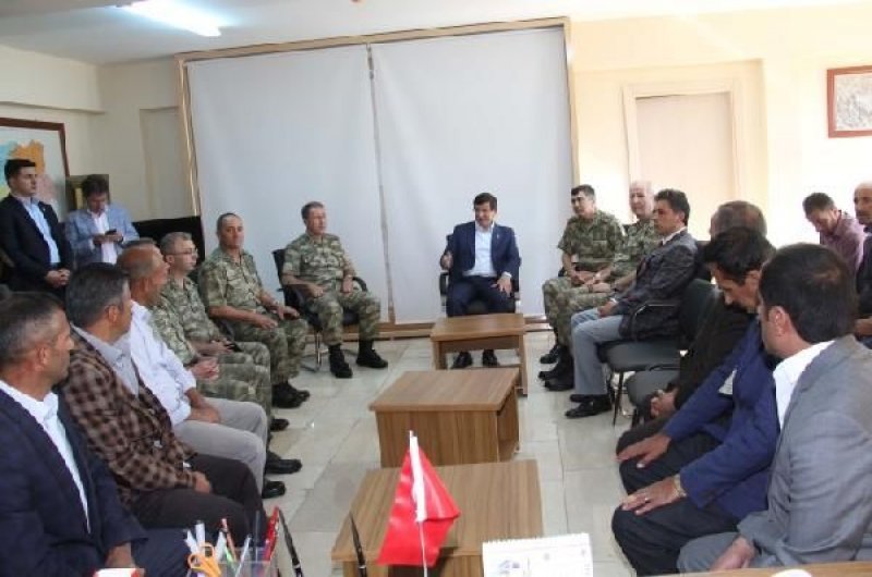 Davutoğlu'nun Dağlıca ziyaretinden kareler 