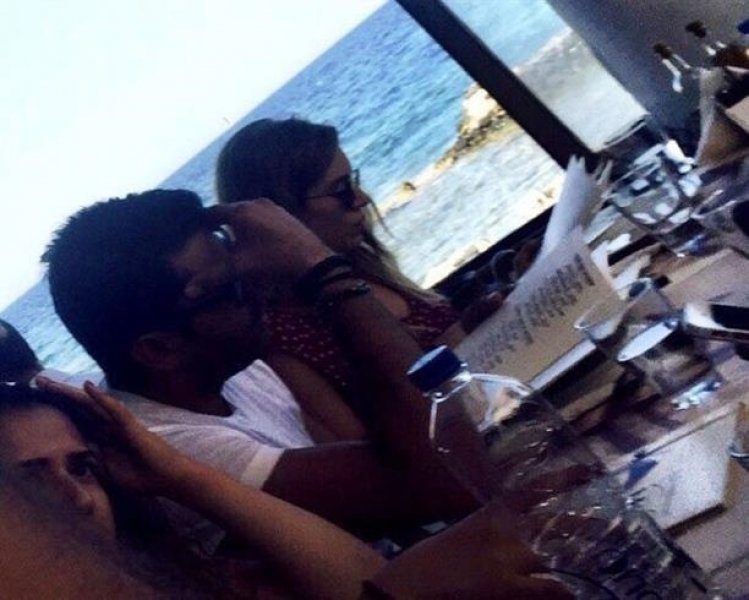 Sinem Kobal ile Kenan İmirzalıoğlu Karaköy'de