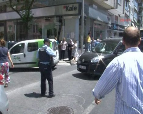 İstanbul Gaziosmanpaşa'da polise saldırı 