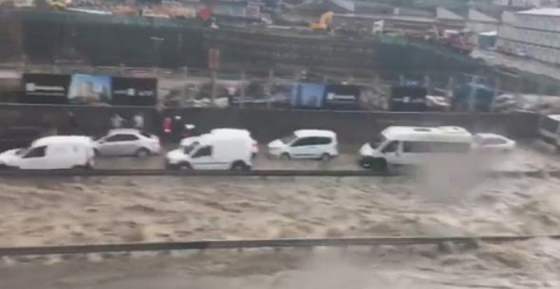 İstanbul'da sağanak yağmur etkisi