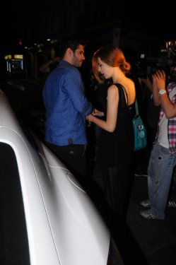 Tolgahan Sayışman ve Selen Soyder el ele