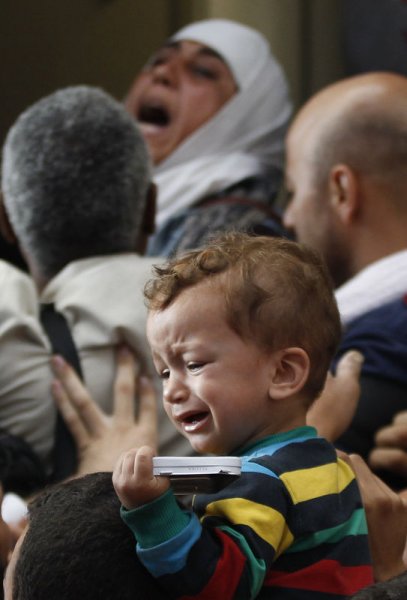 Macaristan'da mülteciler trenlere akın etti