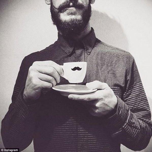 Instagram'ın yeni fenomeni: Kahve içen erkekler