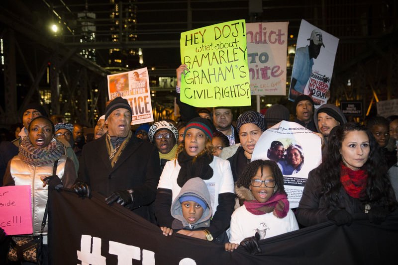 Polise takipsizlik kararı ABD'lileri sokağa döktü