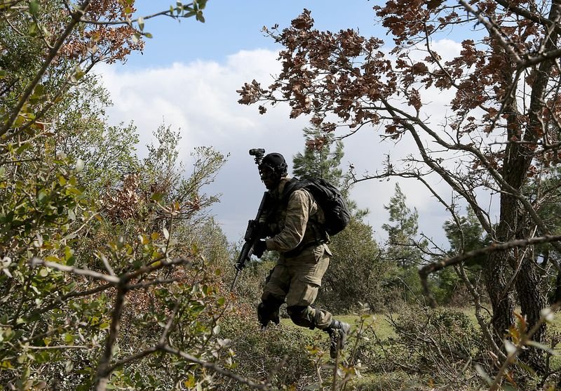 TSK'nın özel timinden nefes kesen görüntüler
