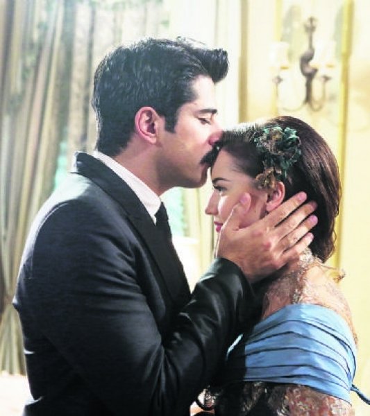 Fahriye Evcen bebeğinin cinsiyetin açıklamadı 