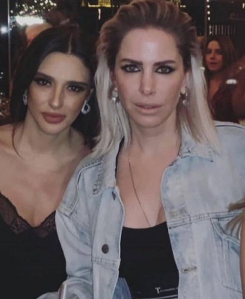 Aslıhan Doğan'a sürpriz doğum günü 