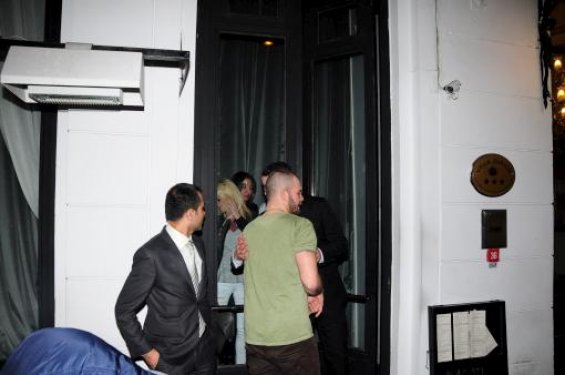 Tolga Karel mekandan kovuldu