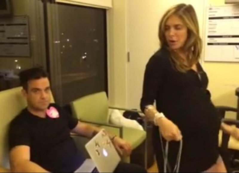 Ayda Field doğuma topuklu ayakkabıyla girdi