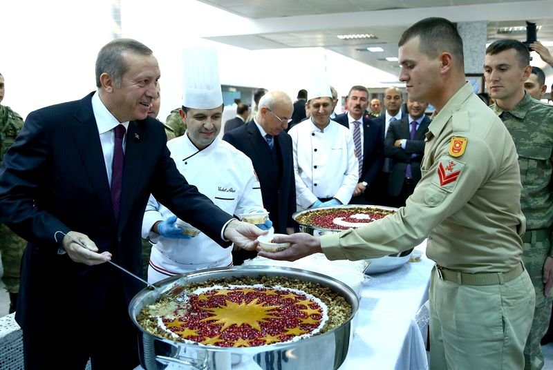 Cumhurbaşkanı Erdoğan'dan Mehmetçiğe aşure
