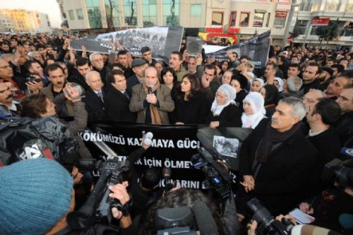 BDP'liler Taksim'i savaş alanına çevirdi