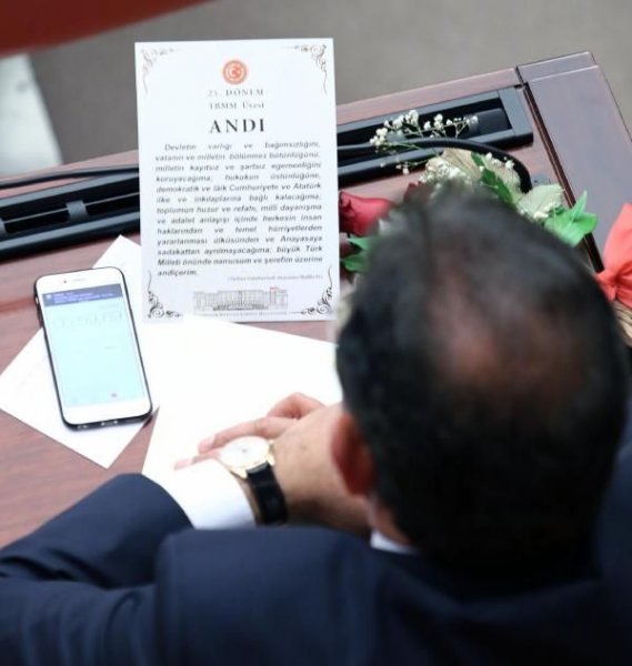 Meclis'te yemin töreni